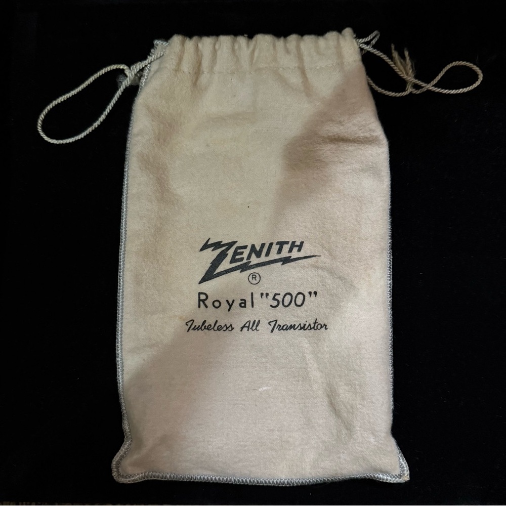 Zenith Radio Pouch in Cream